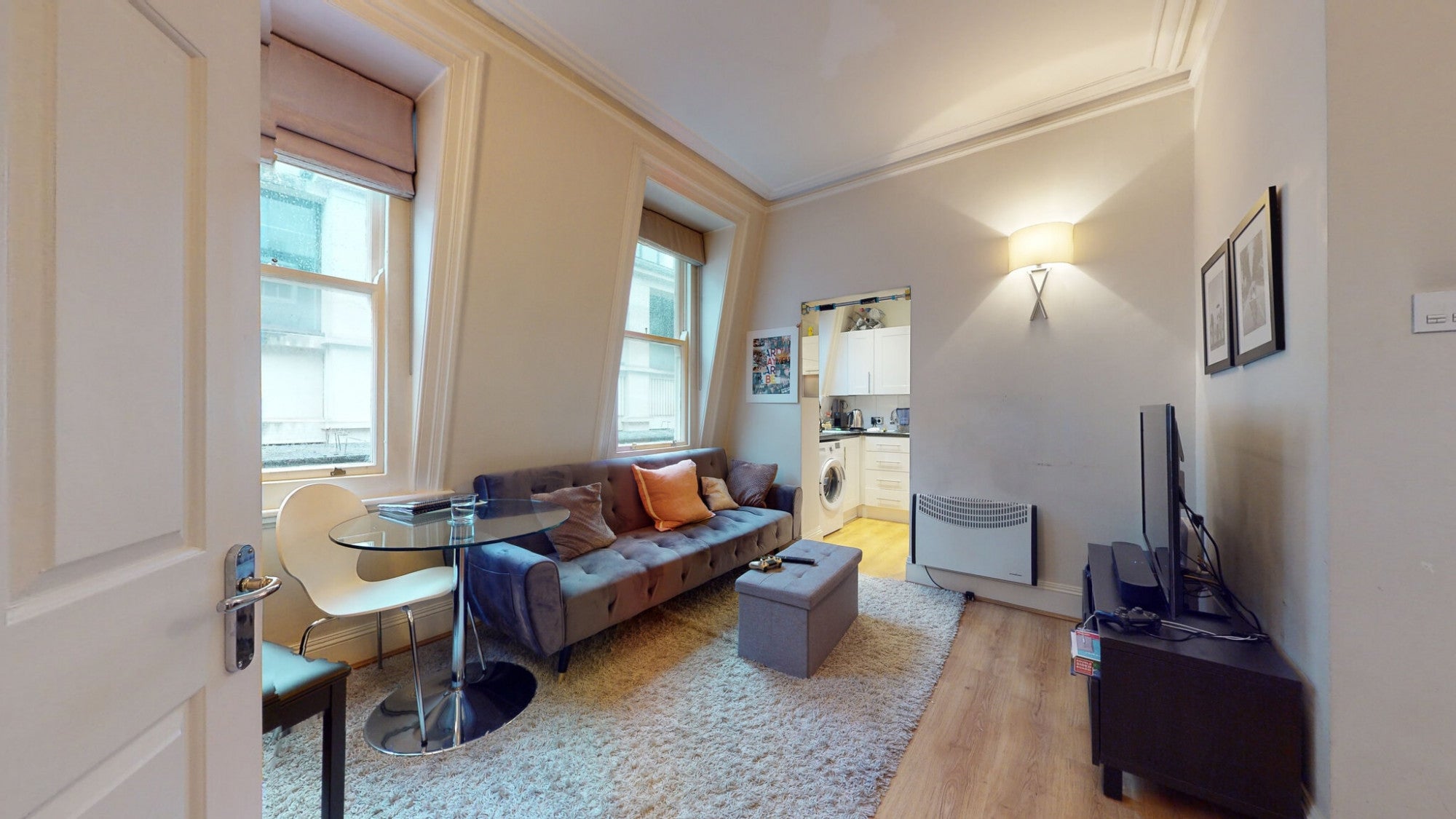 Flat Eagle Place in City of Westminster