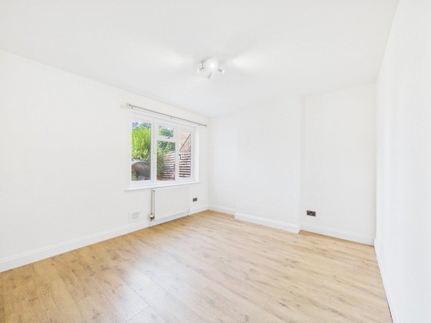 Flat London Road in Borough of Spelthorne