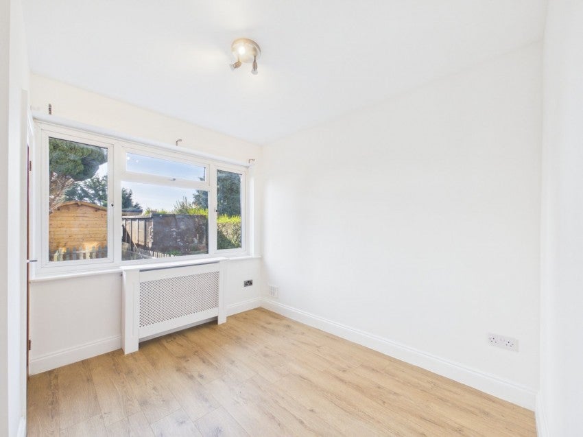 Flat London Road in Borough of Spelthorne