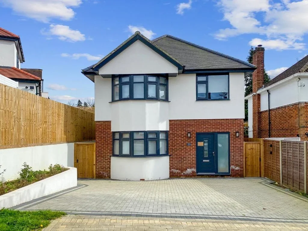 House Monkfrith Way in Greater London