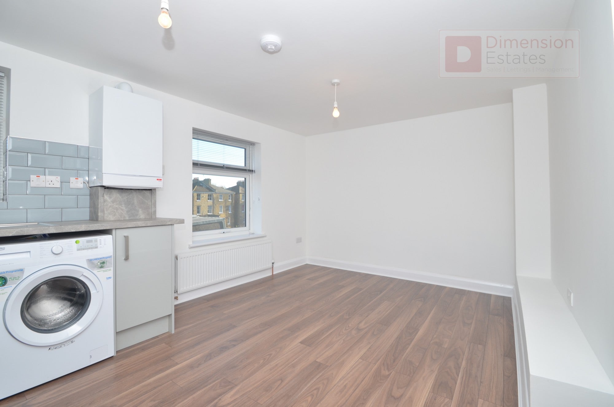 Flat Greenwood Road in Greater London