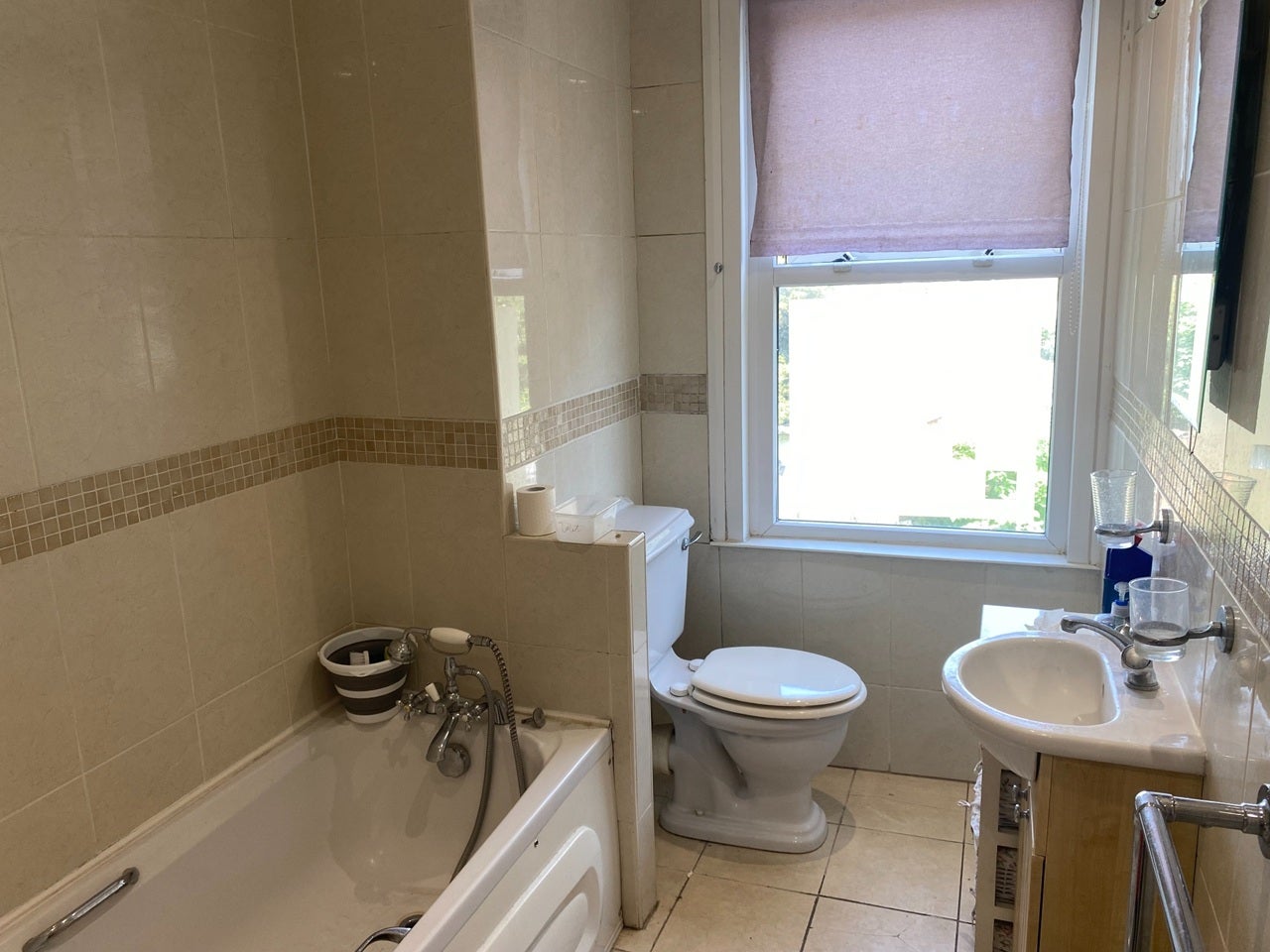 Room Mitcham Road in Greater London