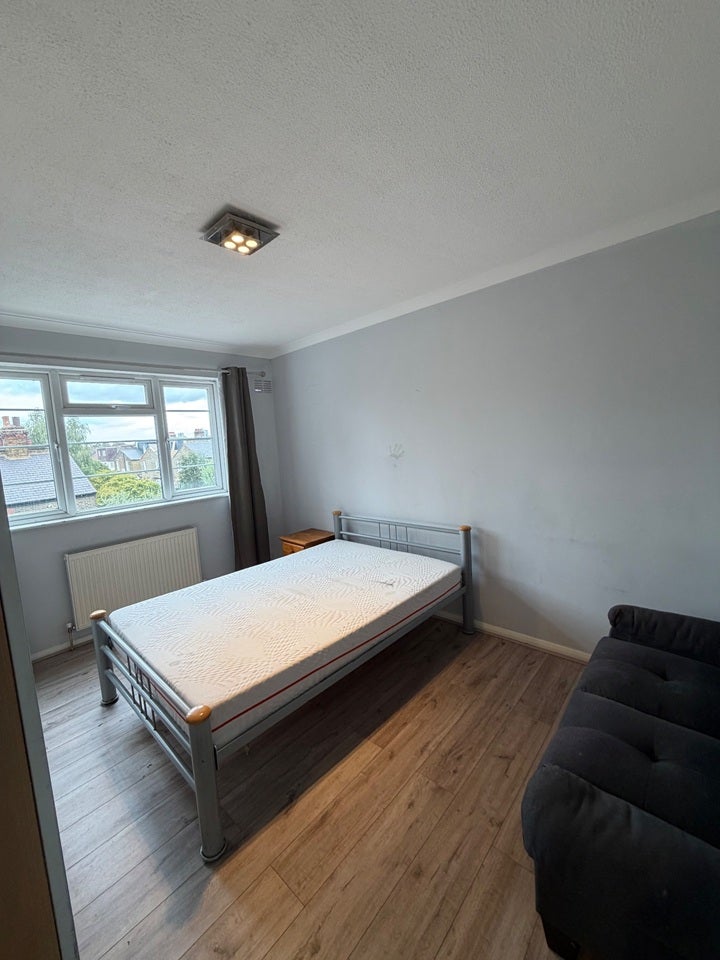 Flat The Vale in Greater London