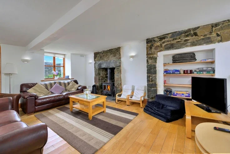 House B4413 in Aberdaron