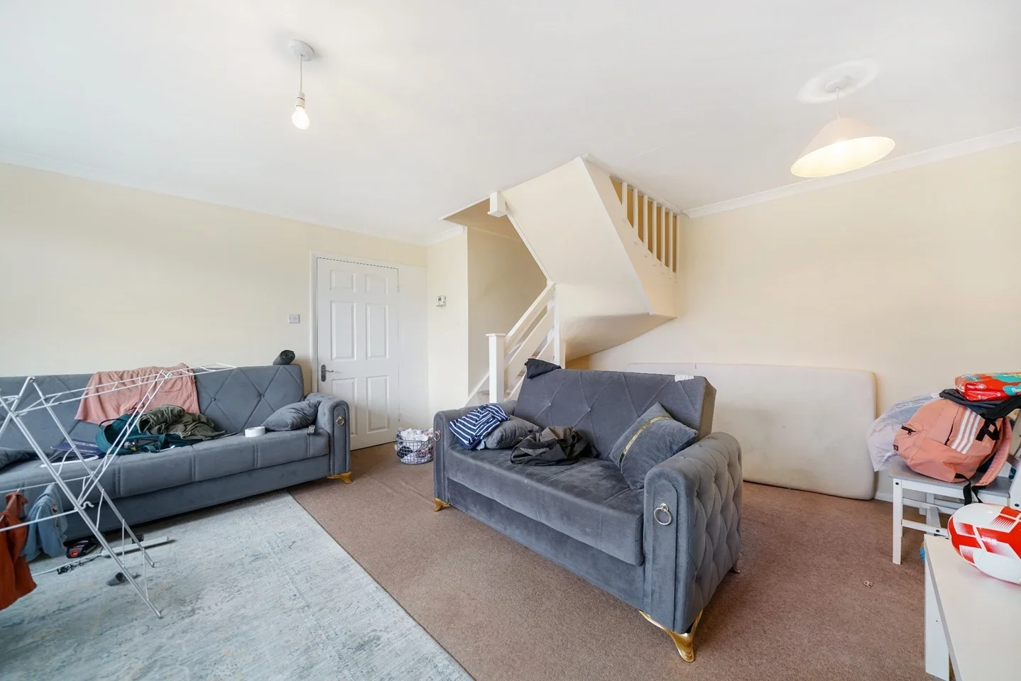 Flat Kintyre Close in Greater London