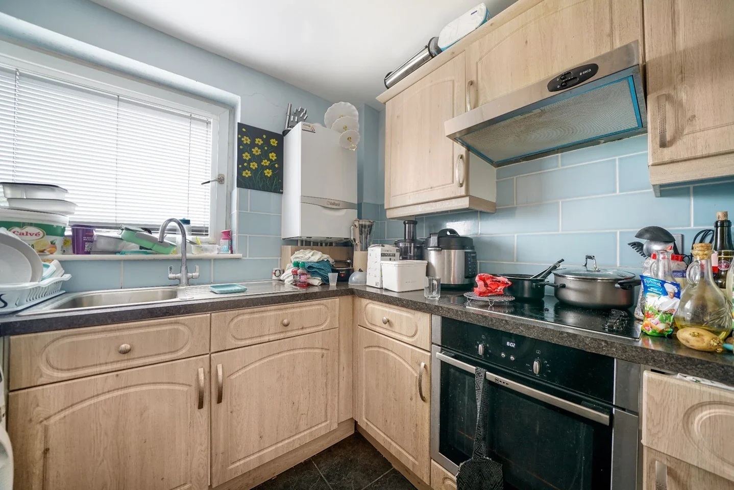 Flat Kintyre Close in Greater London