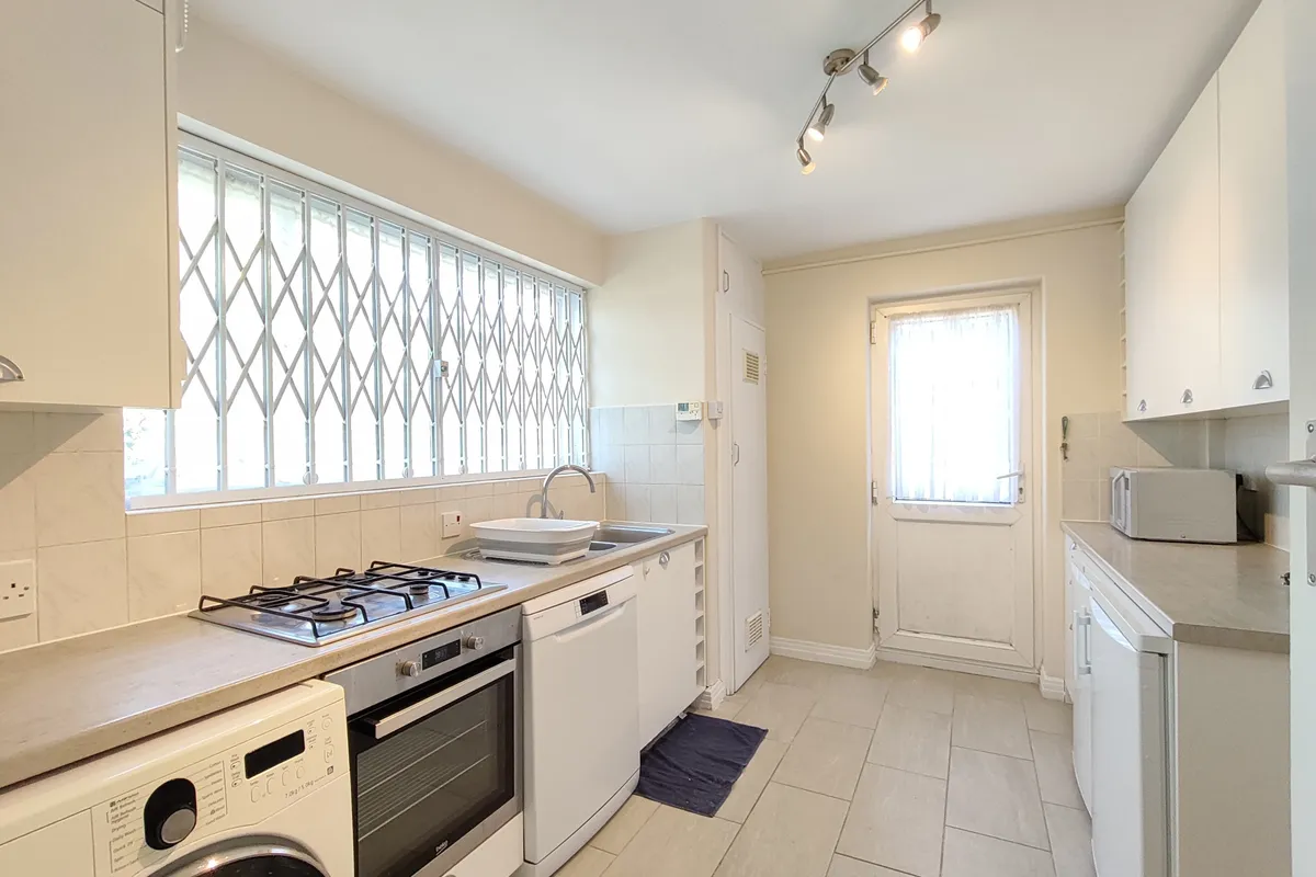 Flat Chatsworth Road in Greater London