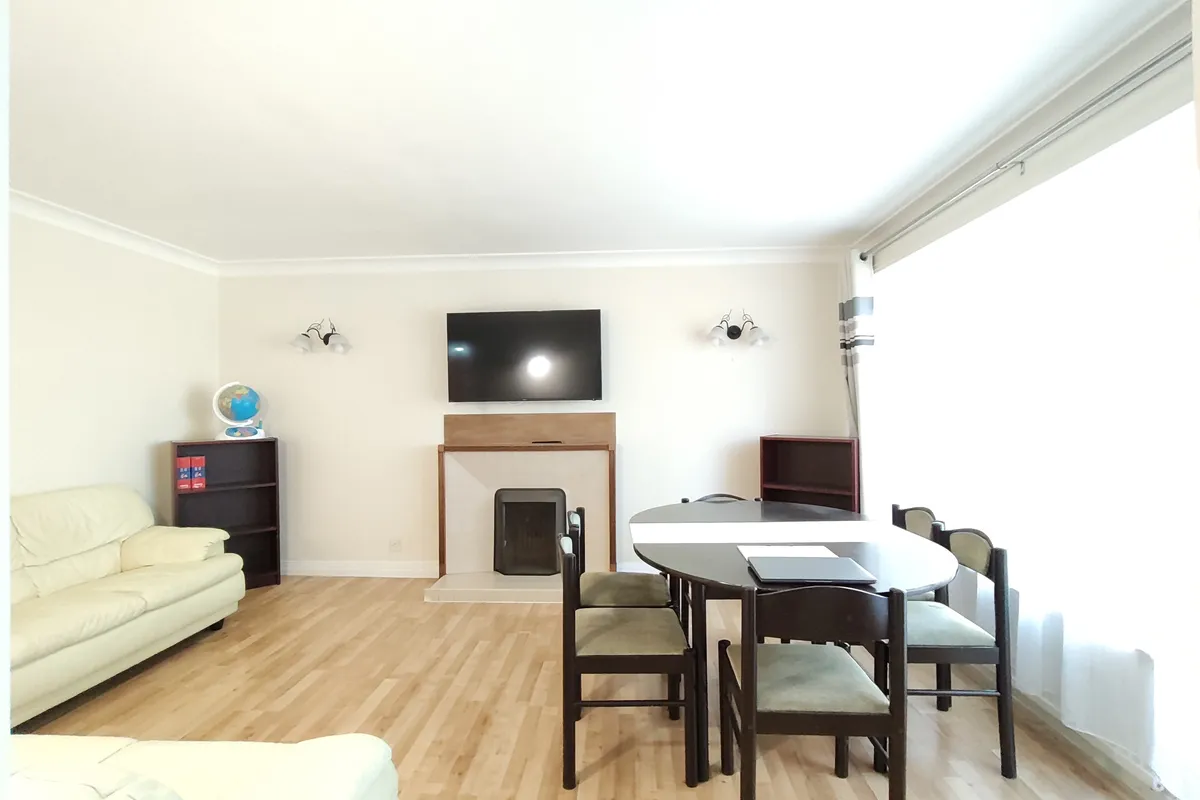 Flat Chatsworth Road in Greater London
