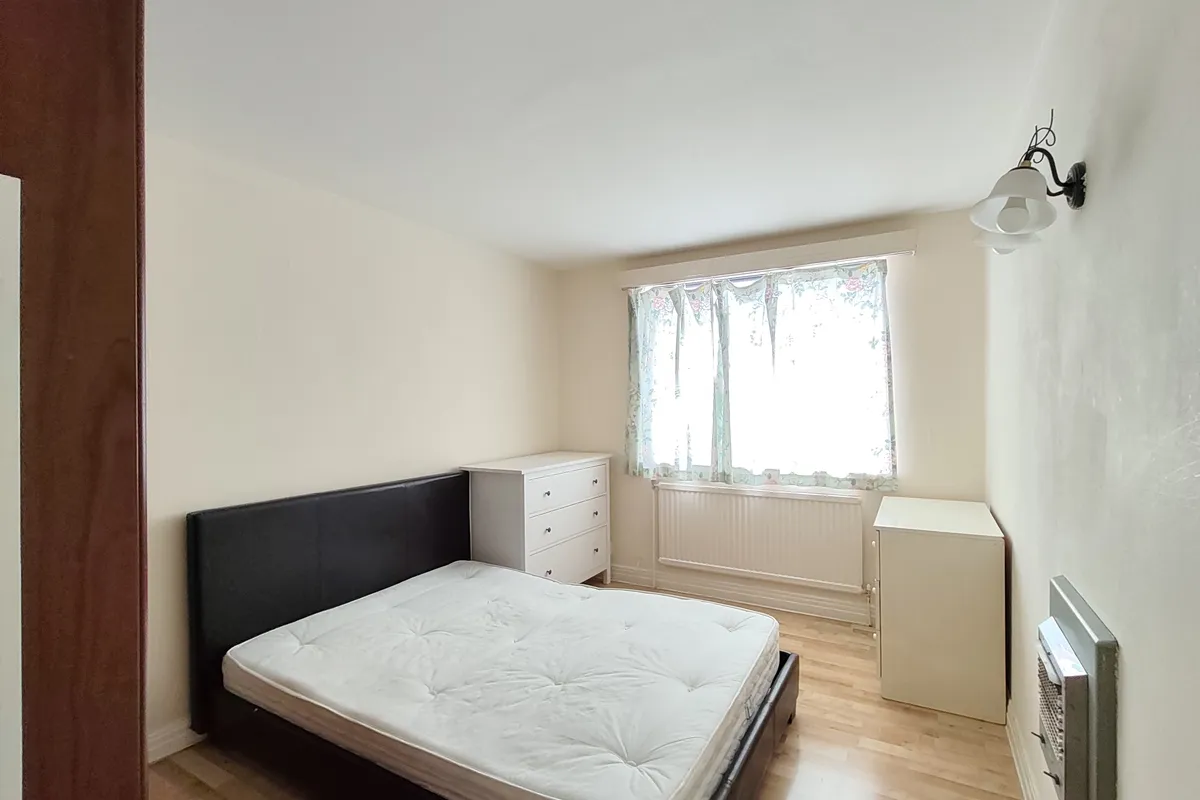 Flat Chatsworth Road in Greater London
