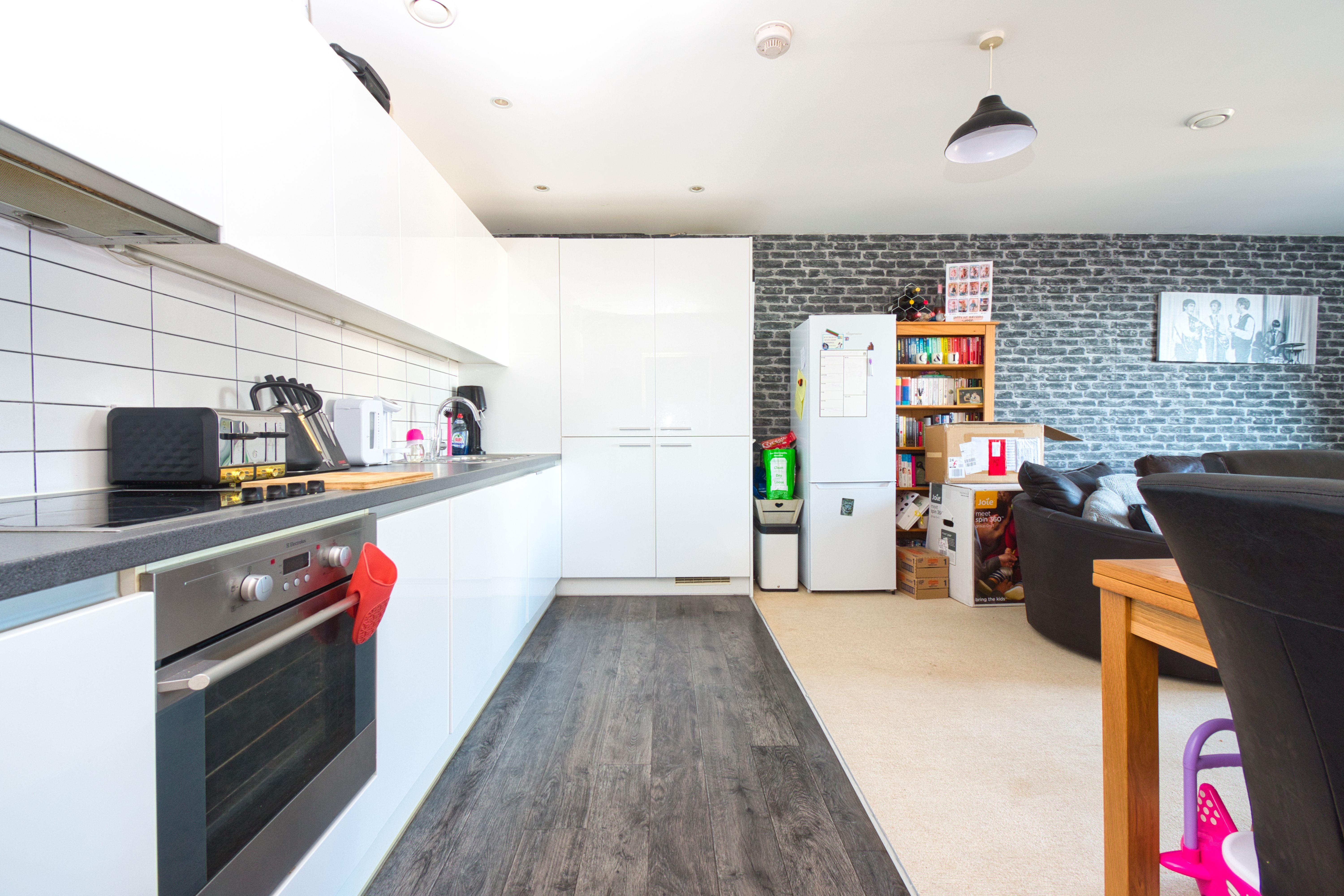 Flat Queensway in Reigate and Banstead
