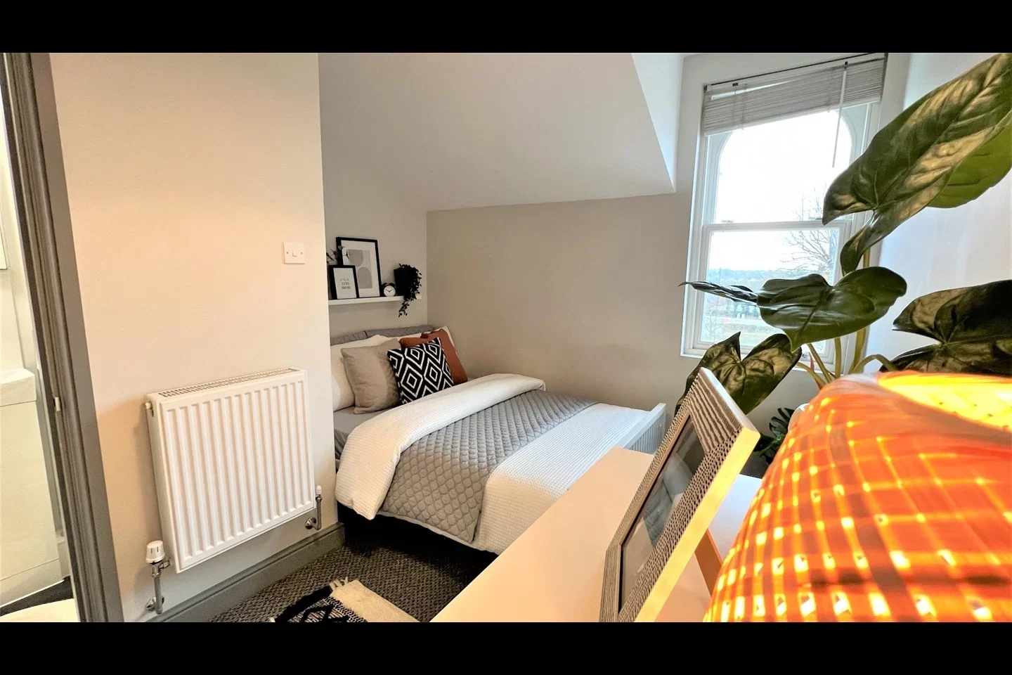 Room Elwick Road in Ashford