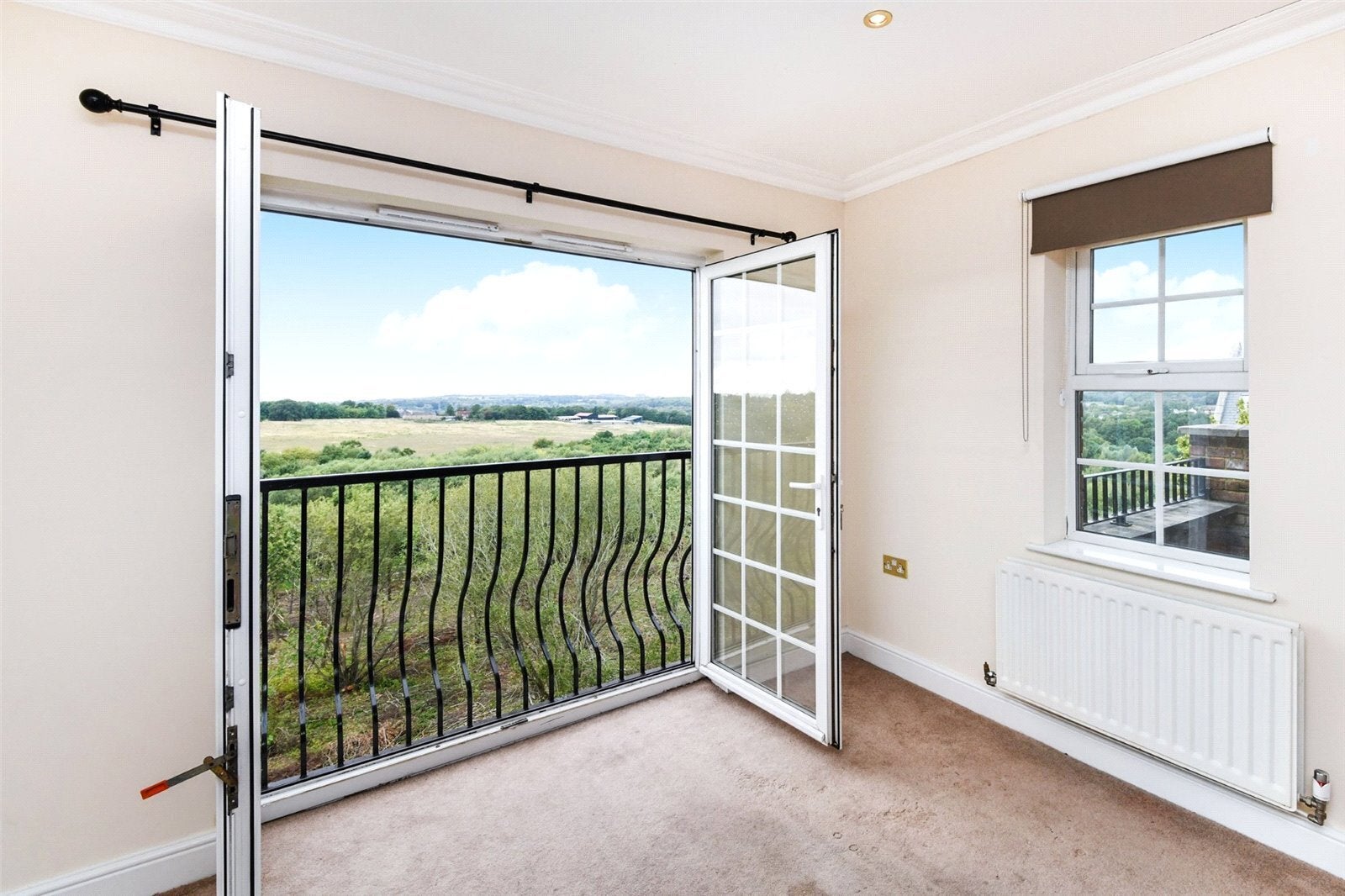 Flat Fisher Court in Brentwood