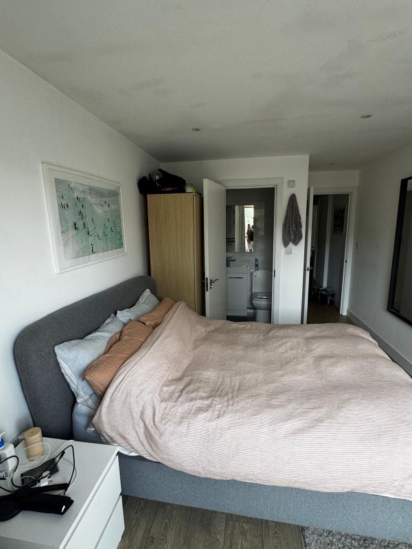 Room Ellingfort Road in Greater London