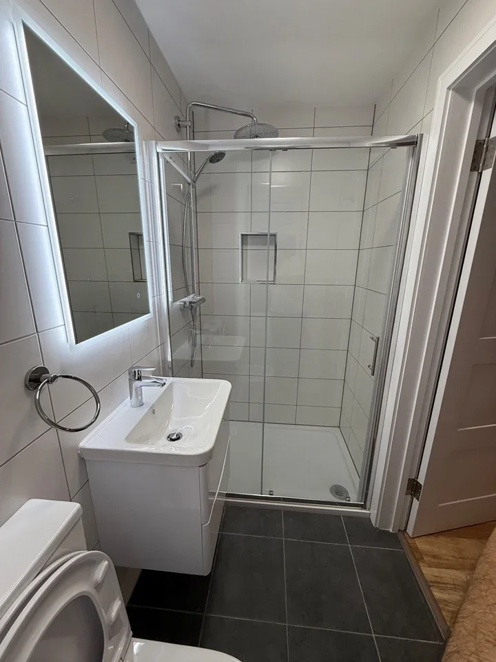 Room Wexham Road in Slough
