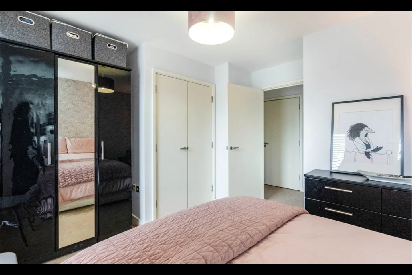 Flat Biggs Square in Greater London