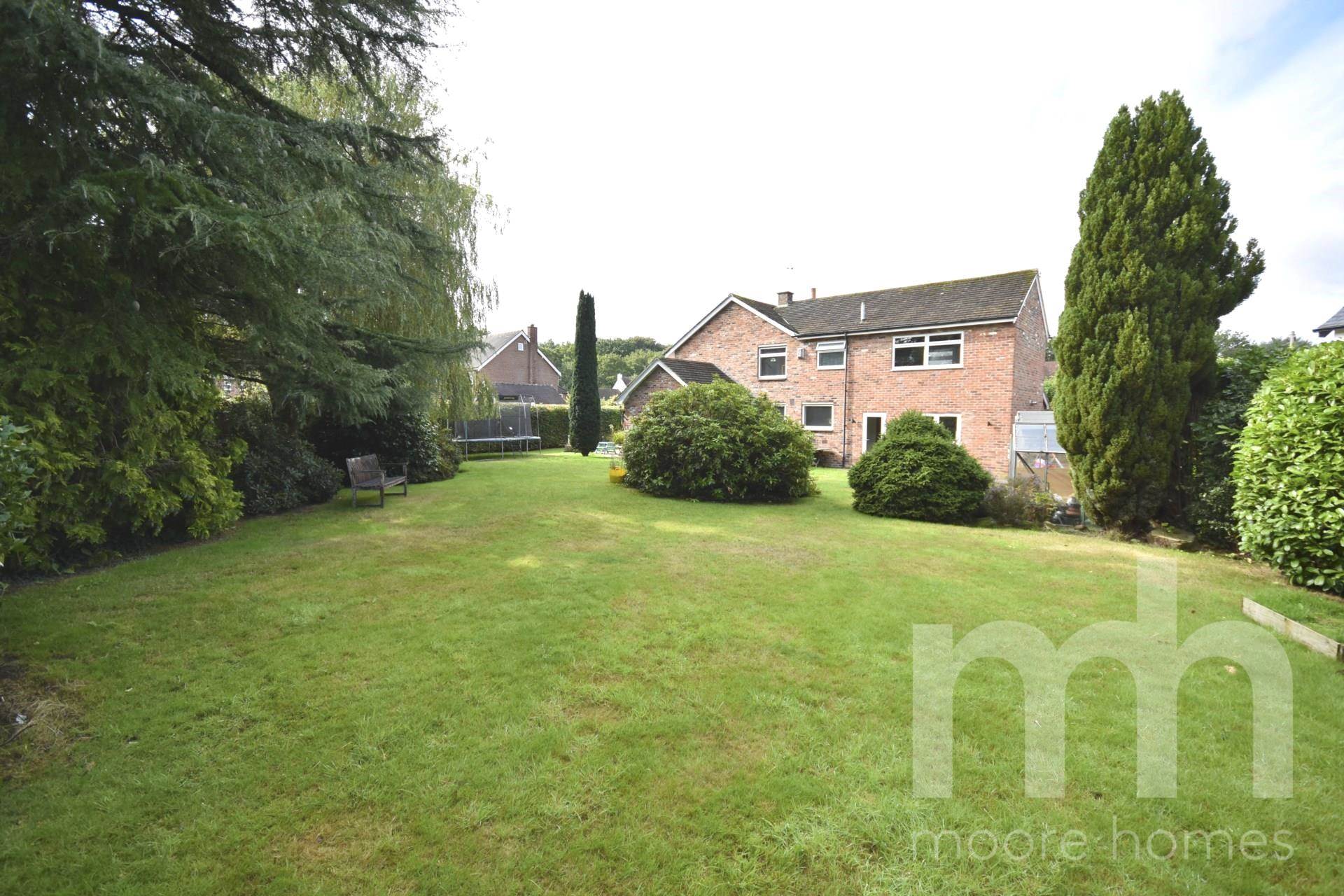 House Redbrook Way in Adlington