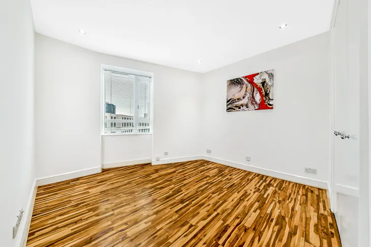 Flat Westferry Circus in Greater London