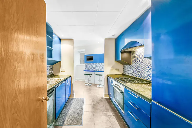 Flat Westferry Circus in Greater London