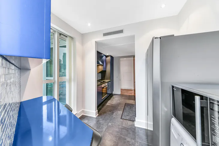 Flat Westferry Circus in Greater London
