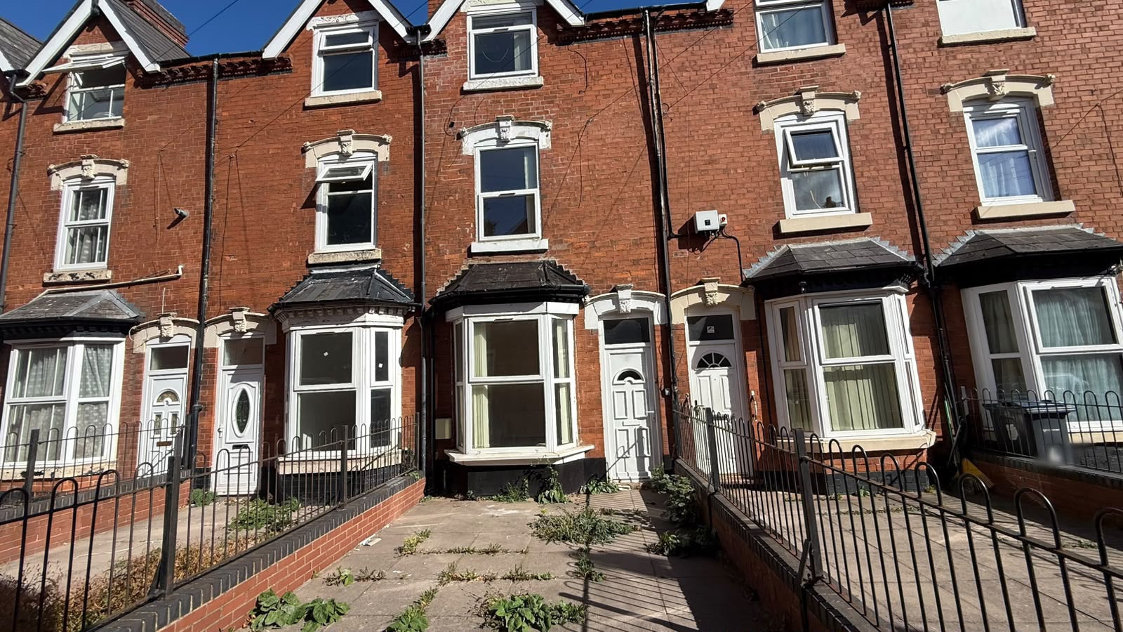 Room College Grove in Birmingham