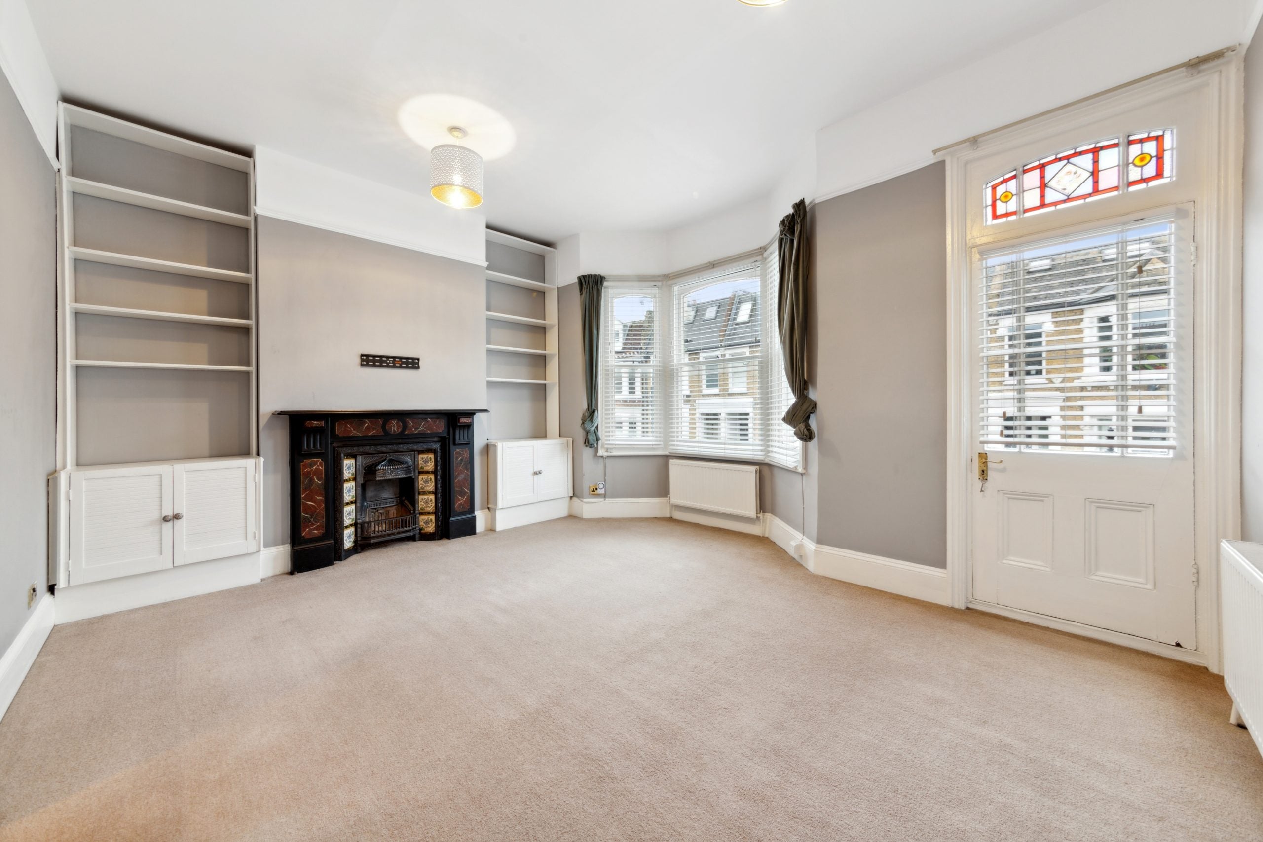 Flat Mirabel Road in Greater London