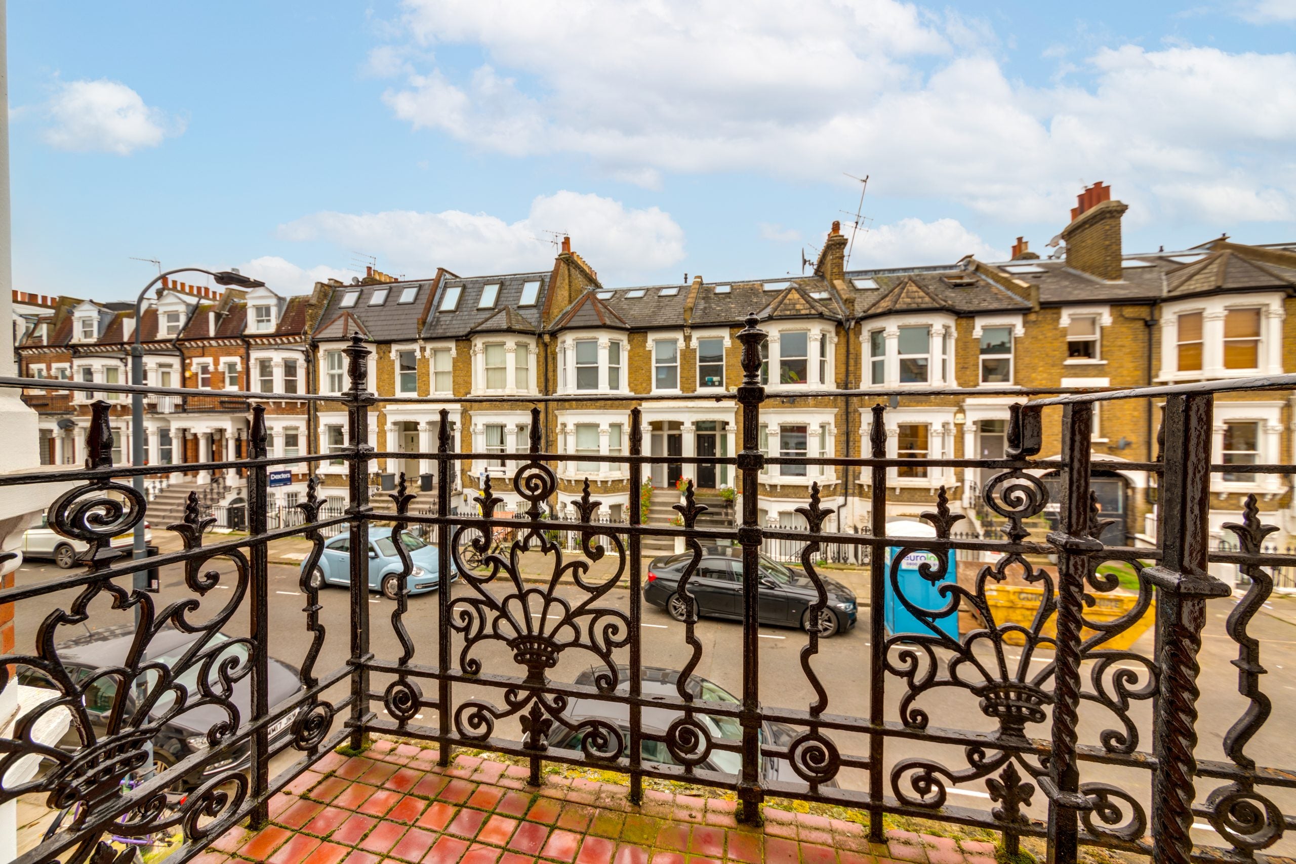 Flat Mirabel Road in Greater London