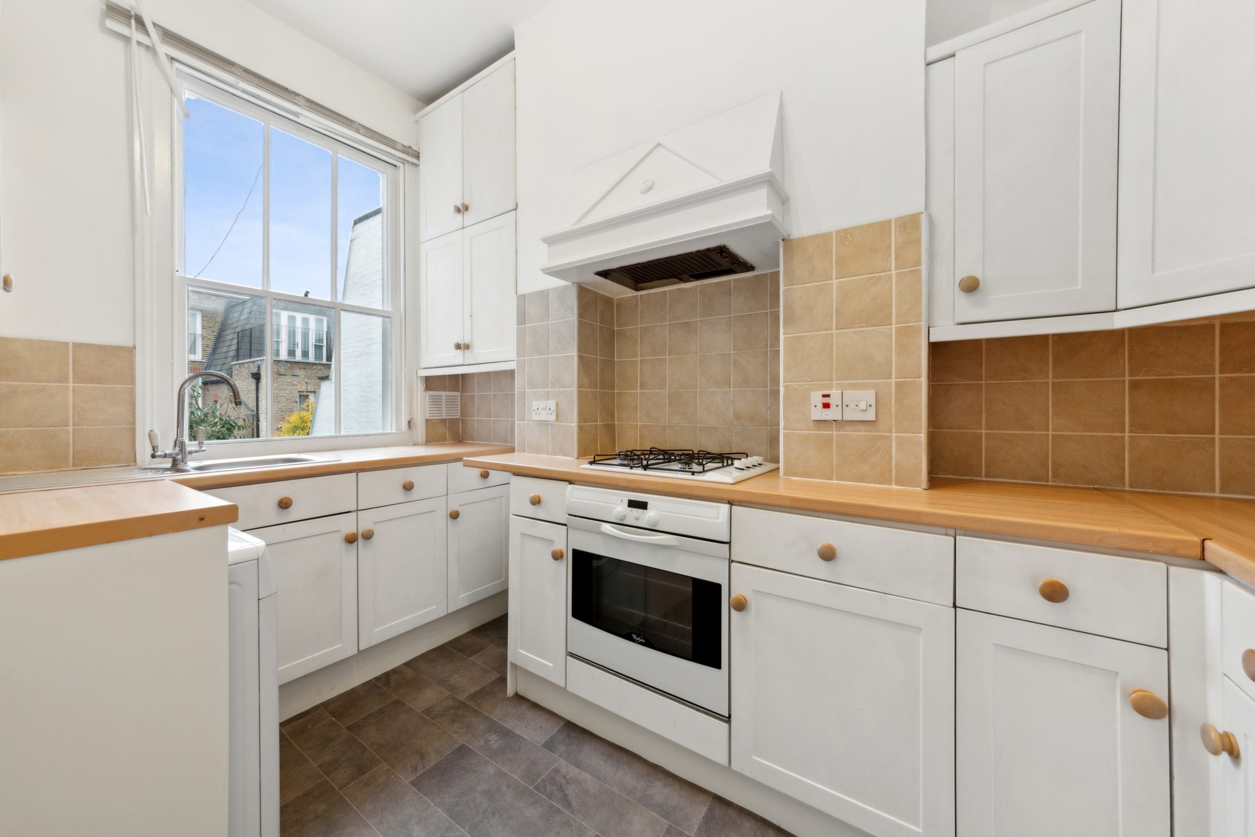 Flat Mirabel Road in Greater London