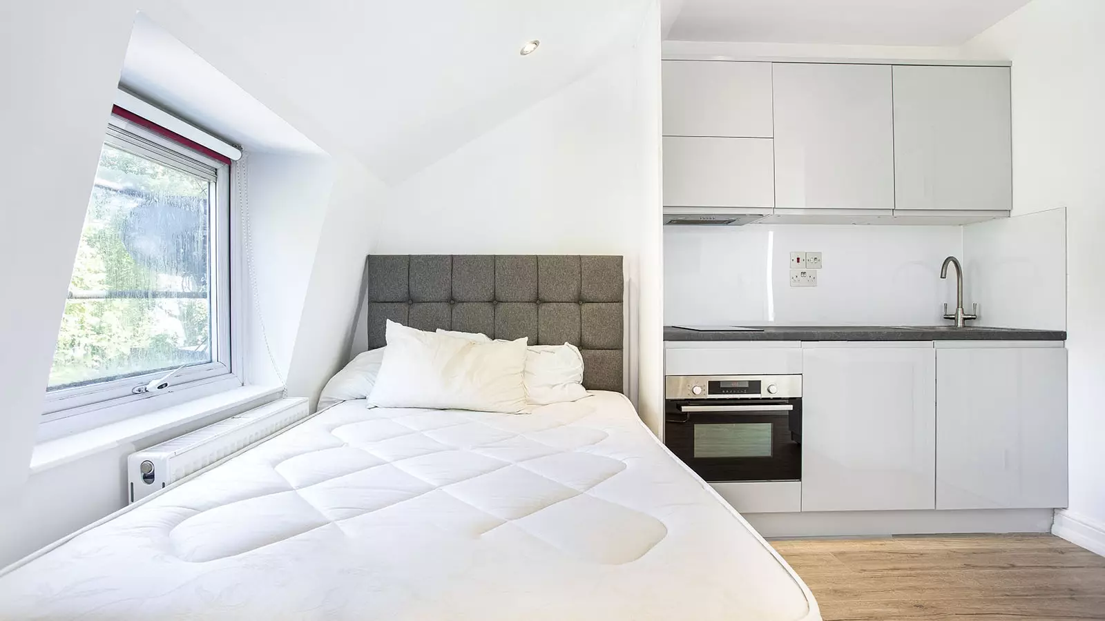 Flat Tenniel Close in City of Westminster