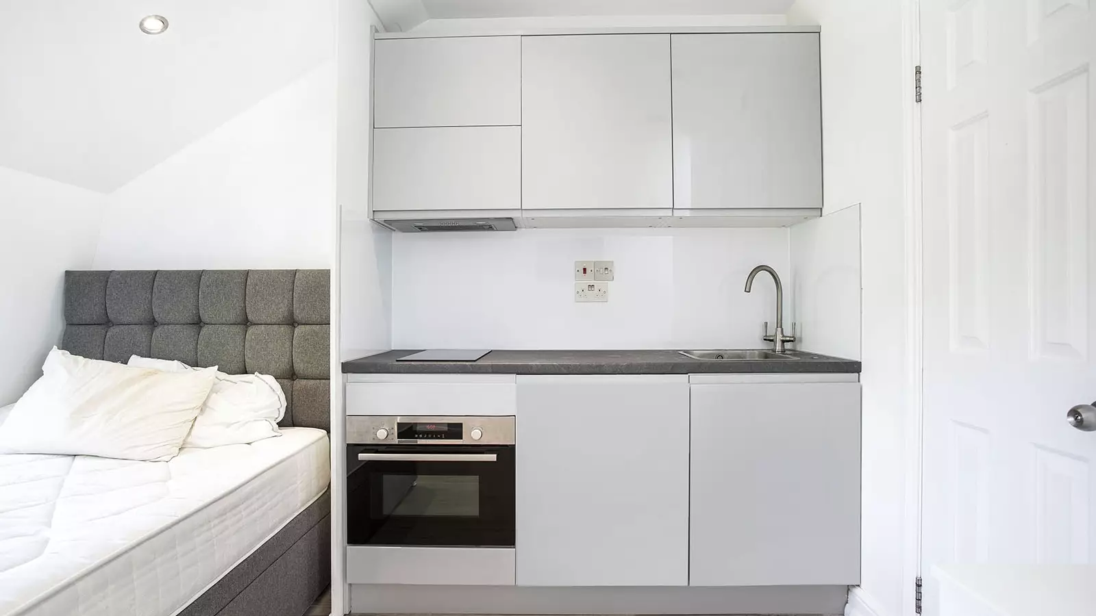 Flat Tenniel Close in City of Westminster