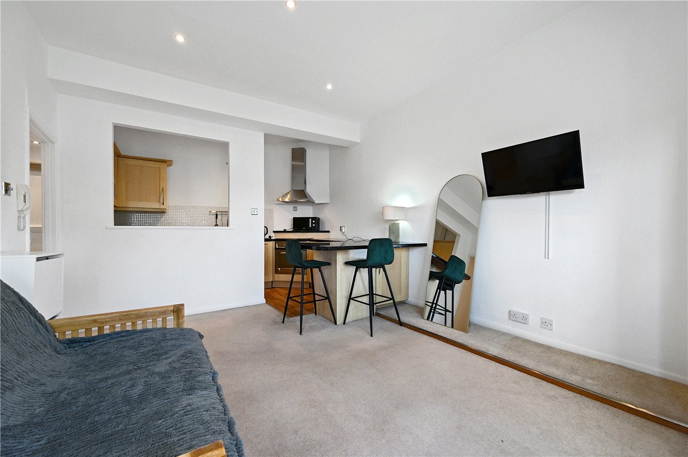 Flat Colville Gardens in Greater London
