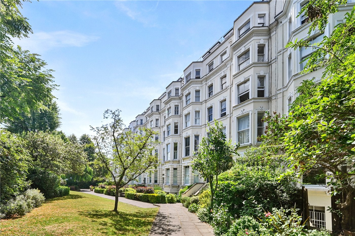 Flat Colville Gardens in Greater London