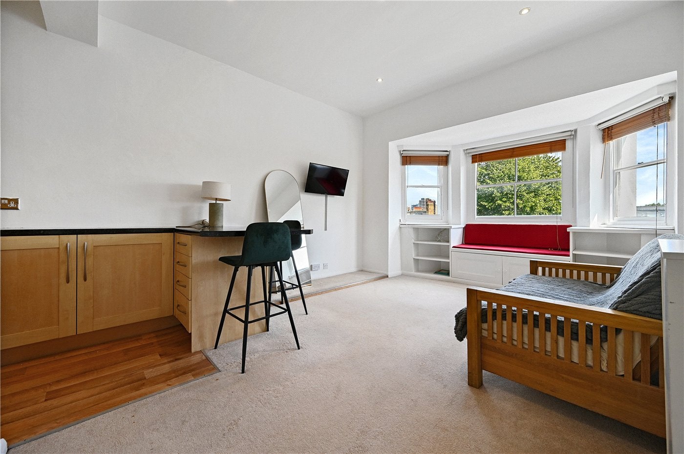 Flat Colville Gardens in Greater London