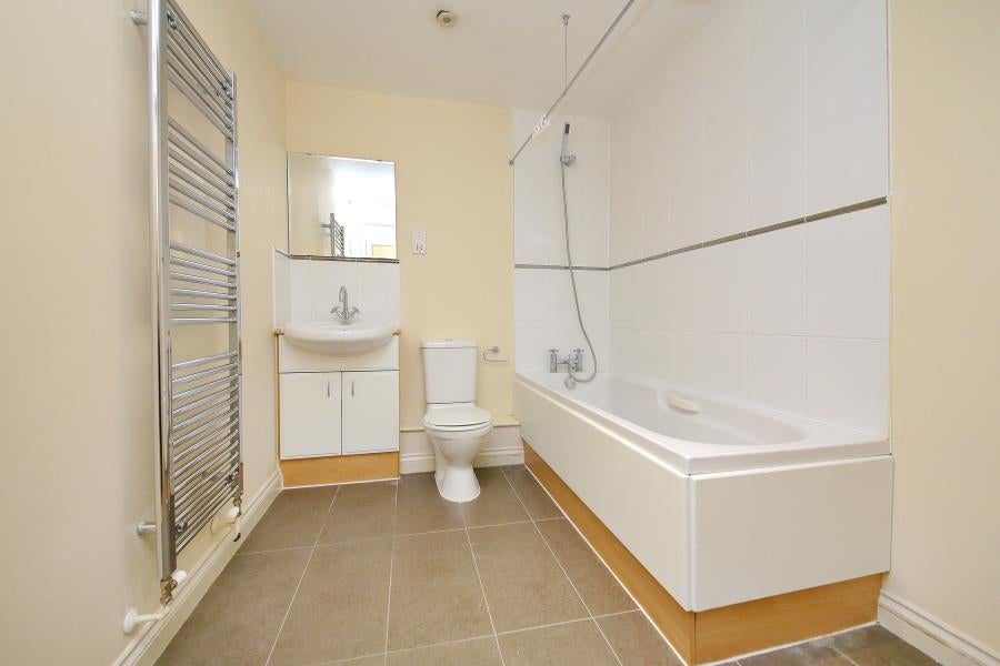 Flat Cottage Close in Greater London