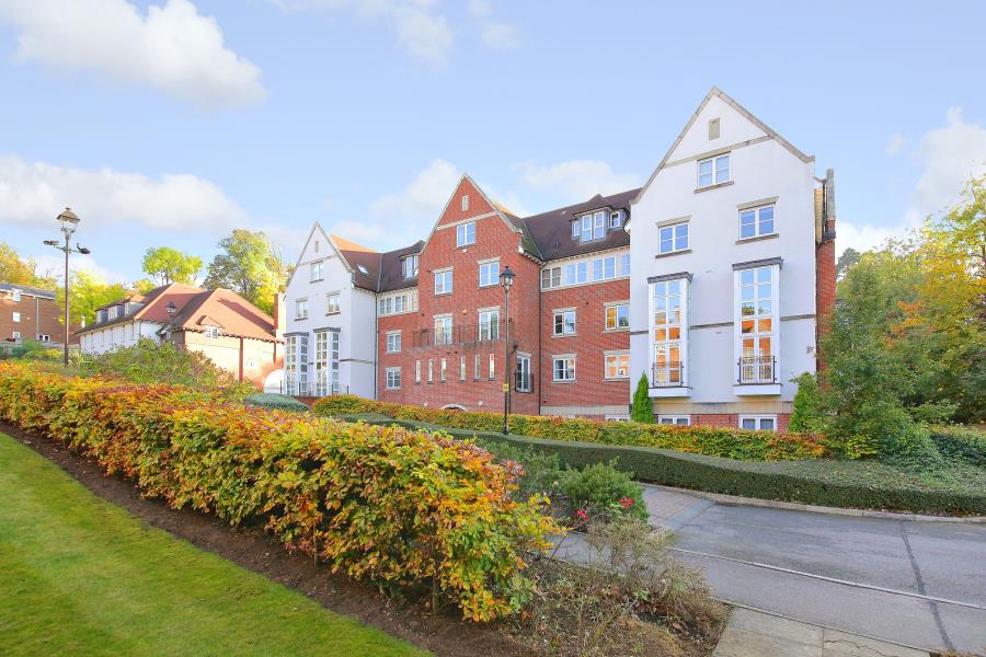 Flat Cottage Close in Greater London