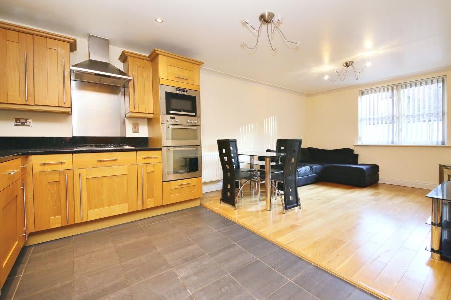 Flat Cottage Close in Greater London