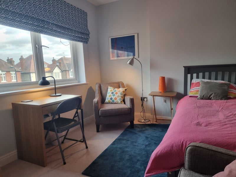 Room Perryn Road in Greater London