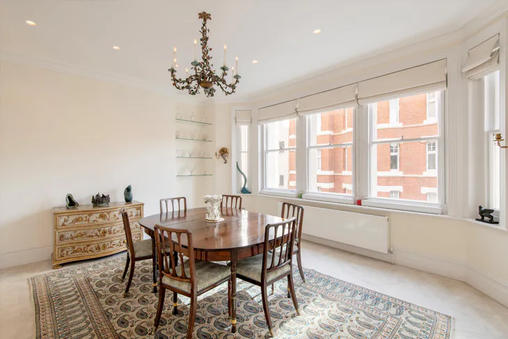 Flat Sedding Street in Greater London