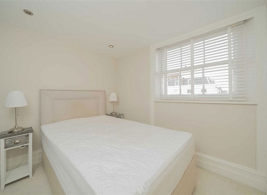 Flat Inverness Terrace in City of Westminster