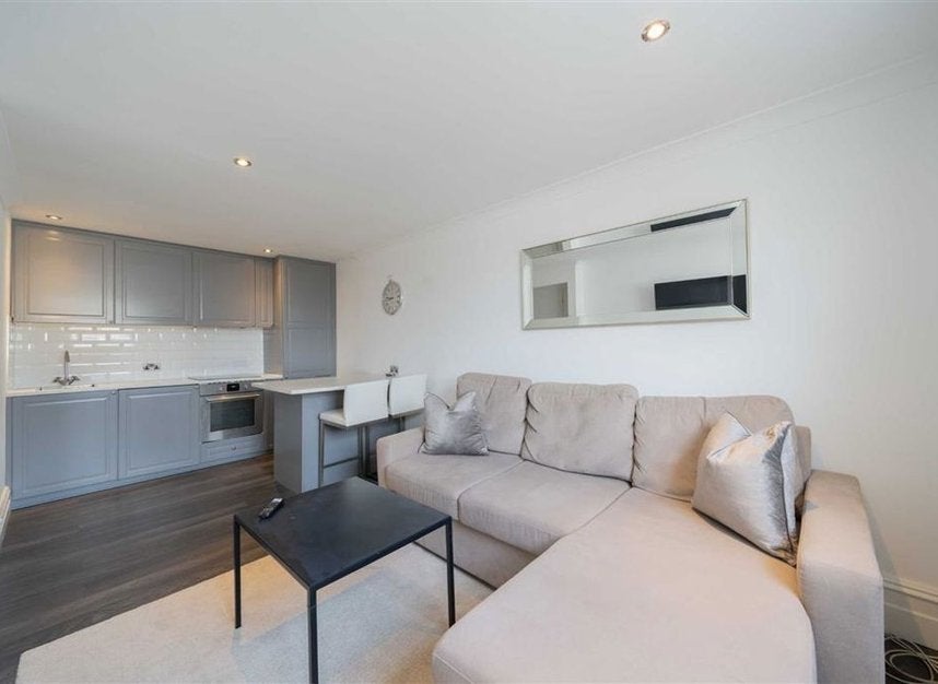 Flat Inverness Terrace in City of Westminster