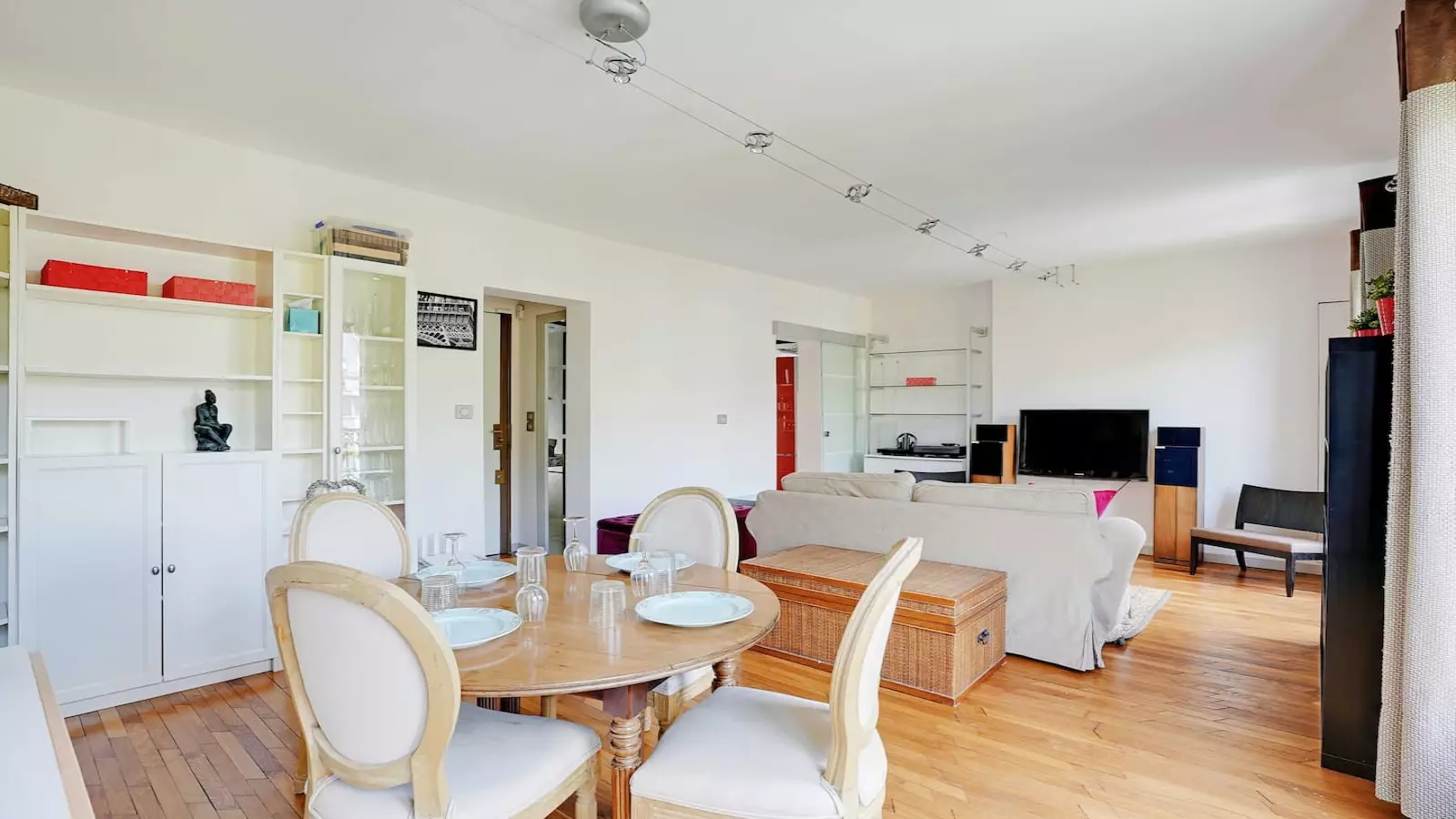 Flat Boulevard Gouvion-Saint-Cyr in Paris
