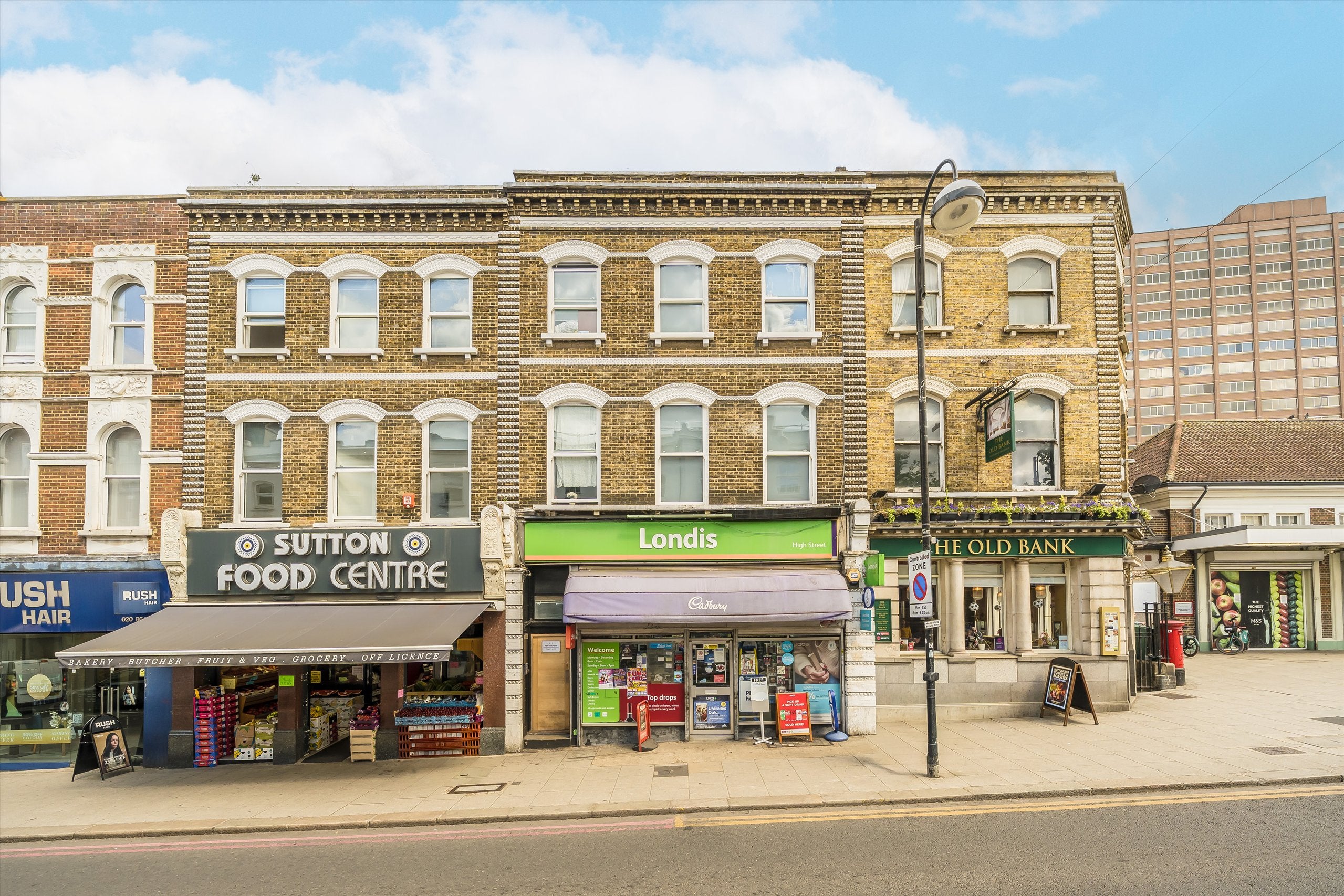 Flat High Street in Greater London