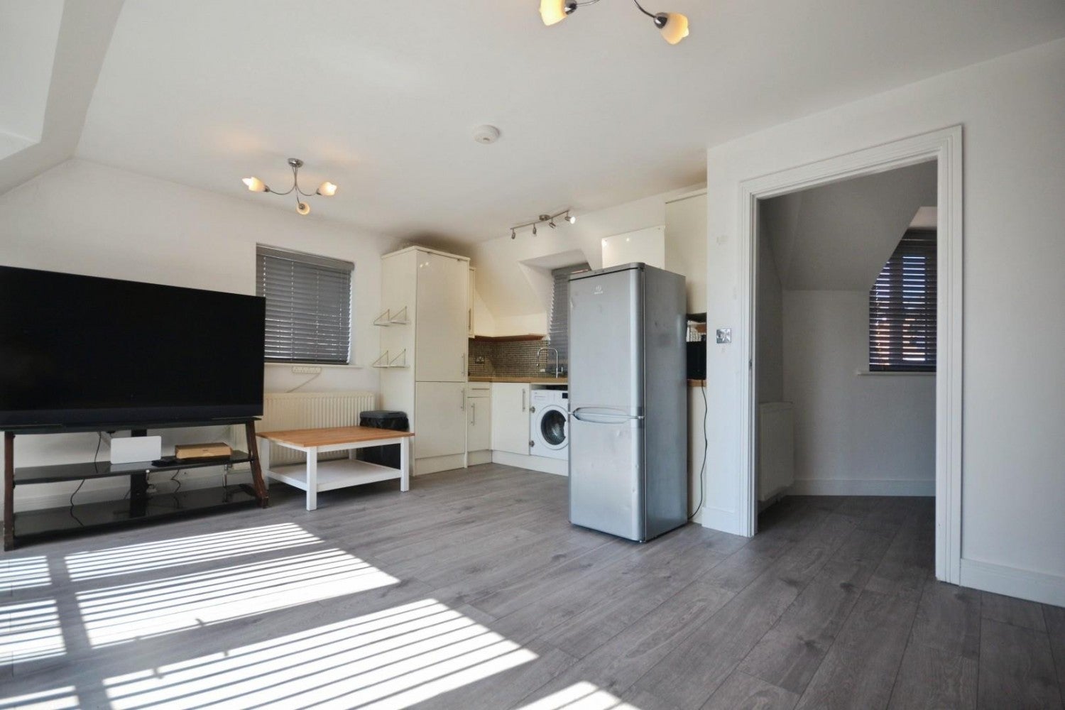Flat Sona Gardens in Reading