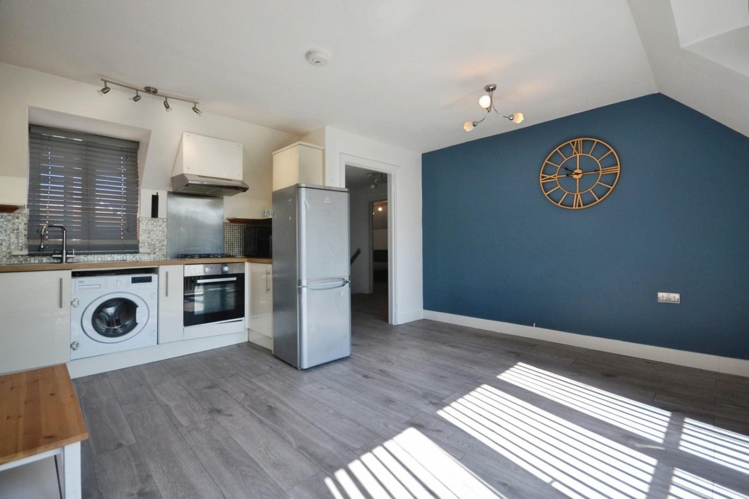 Flat Sona Gardens in Reading