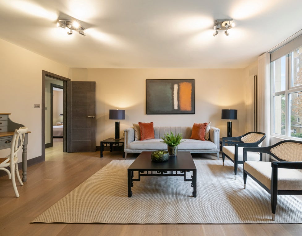 Flat Boydell Court in London