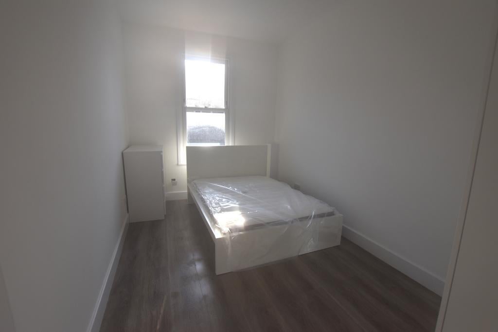 Flat Uxbridge Road in Greater London