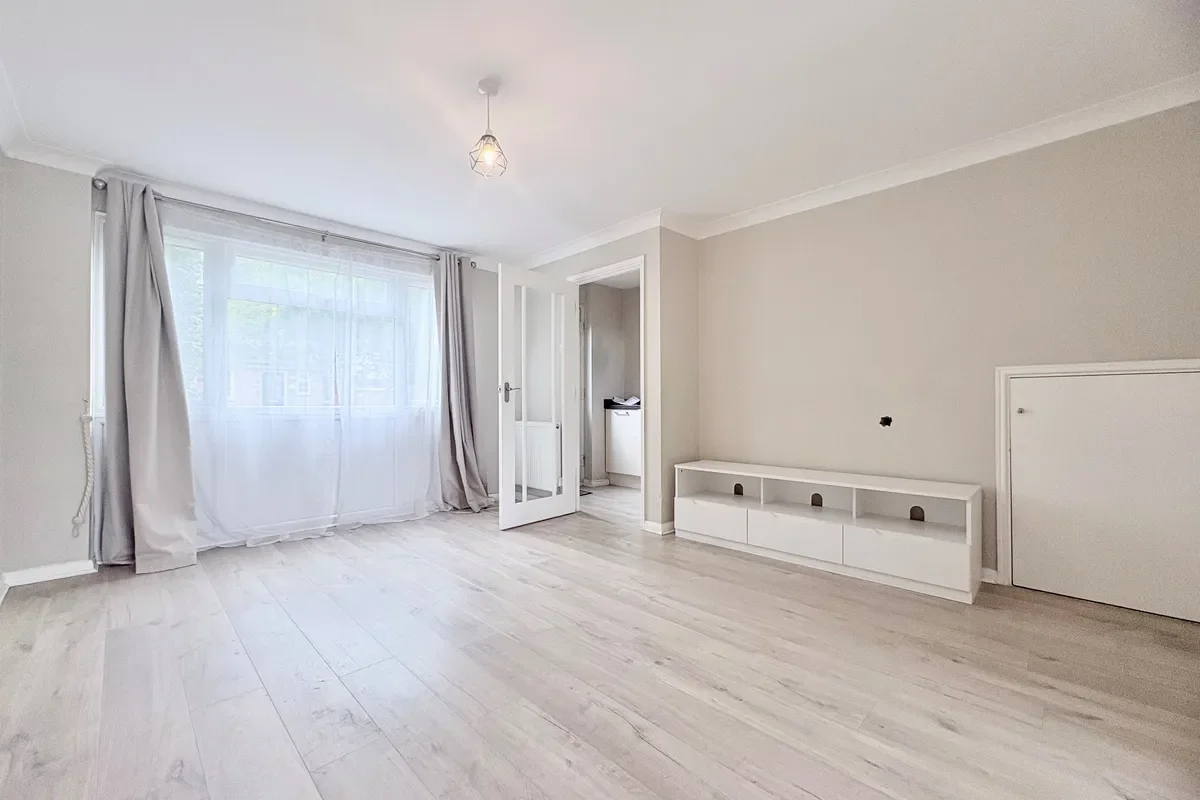 House Glenester Close in Hoddesdon