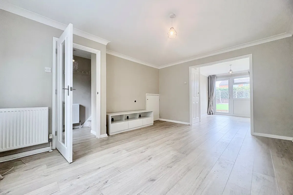 House Glenester Close in Hoddesdon