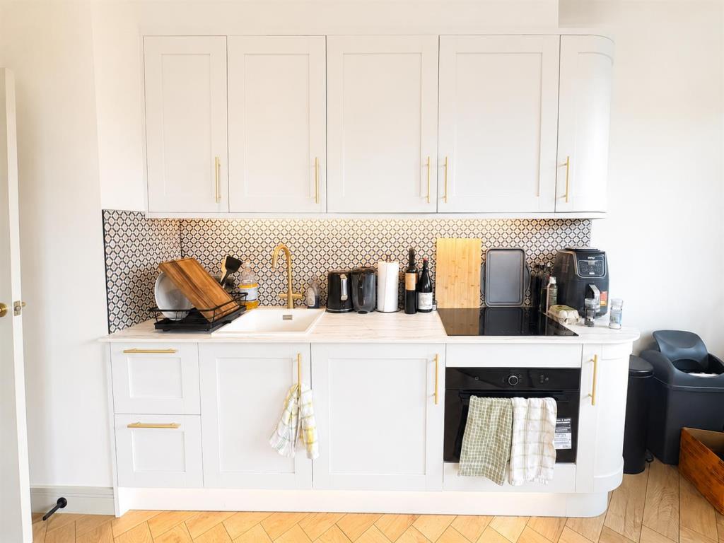 Flat Davigdor Road in Hove