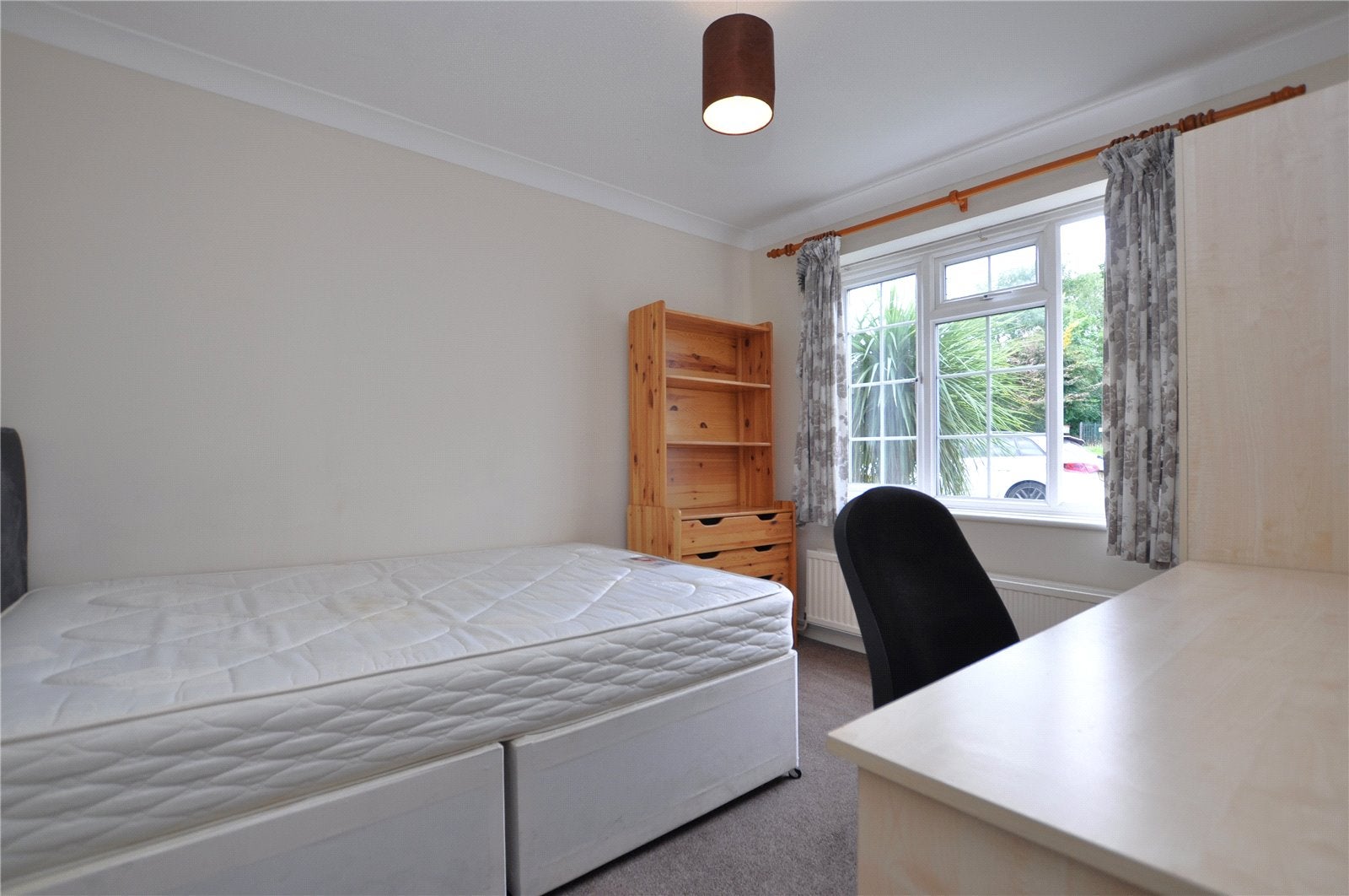 House Firsway in Guildford