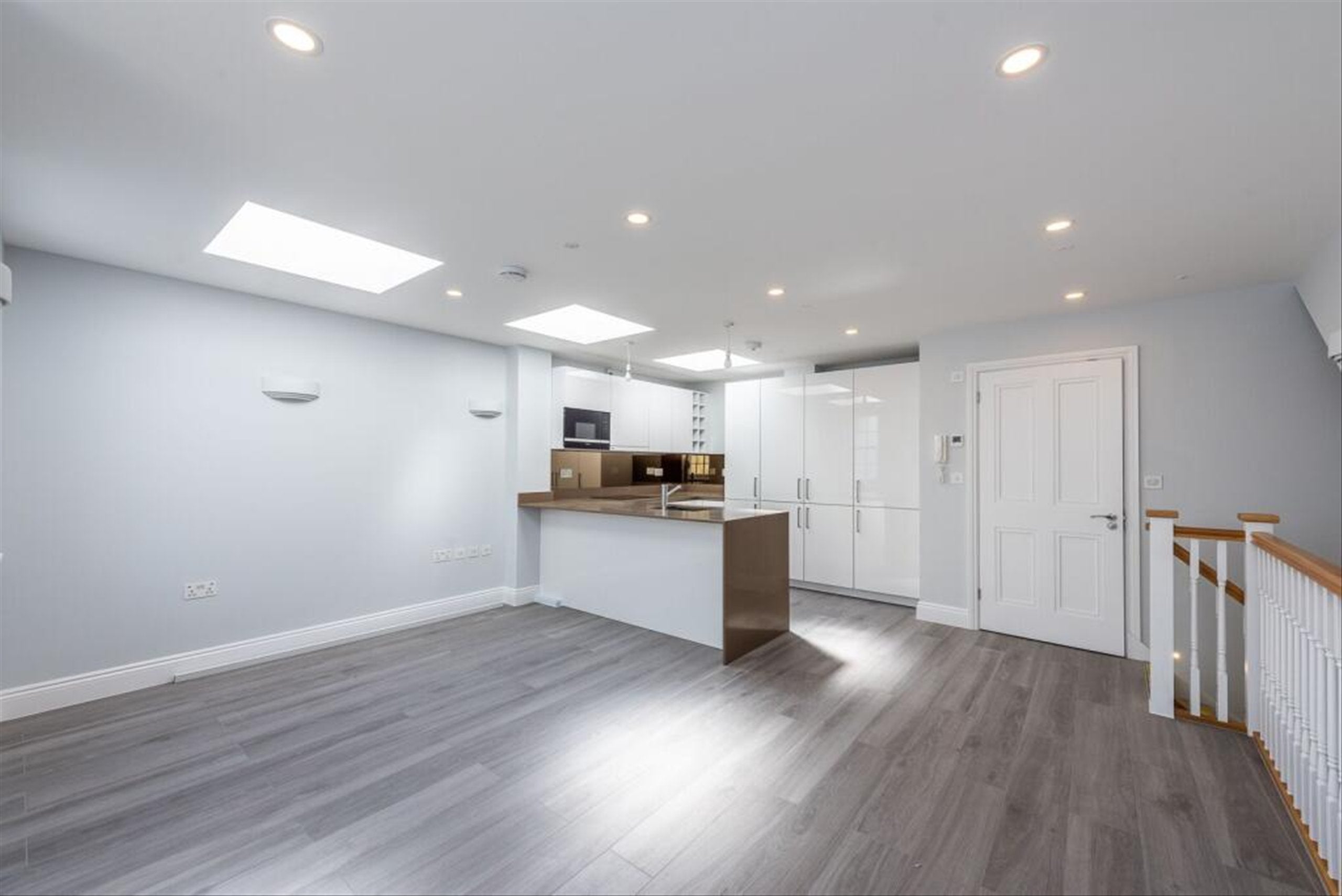 Flat Sefton Street in Greater London